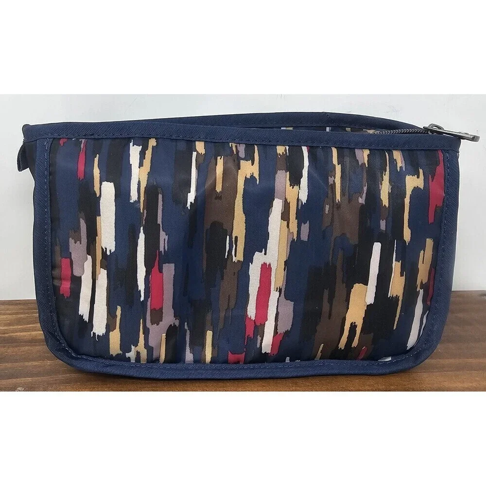Lug Parasail Makeup Pouch Cosmetic Case Riverwalk Navy Pattern